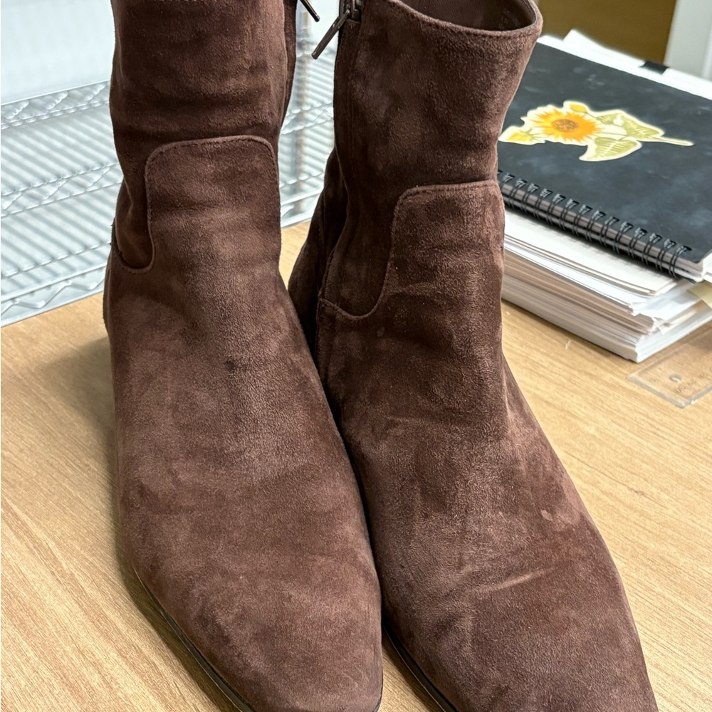 STEVE MADDEN Chocolate Brown Suede Ankle Boots
